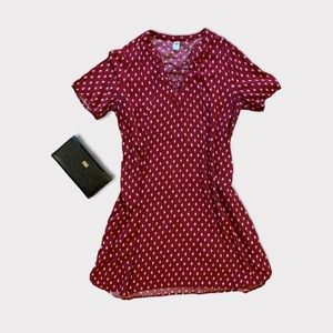 Woman’s Old Navy Dress Size Medium Tie-up V-Neck Maroon w/ White Teardrop Design